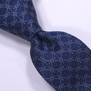BAR III Men’s Slim Necktie Navy Blue Geometric Pattern NWT MSRP $55
